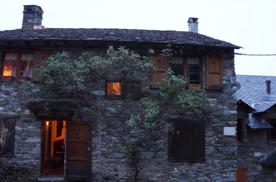 Casa De La Font De Dalt Villa Queralbs Bagian luar foto